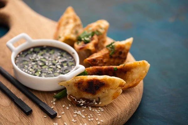 Japanska Dumplings Mellanmål Eller Sida Skålen Kallas Gyoza Eller Jiaozi — Stockfoto