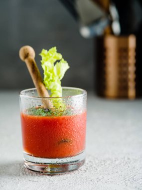 Kerevizli domates suyu.