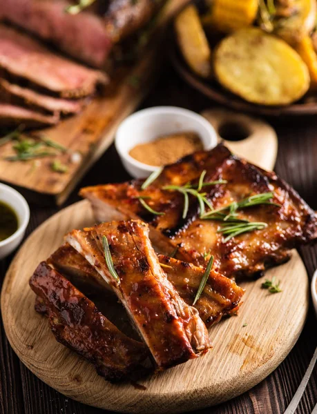 Costilla Cerdo Barbacoa Con Especias Patatas Horno —  Fotos de Stock