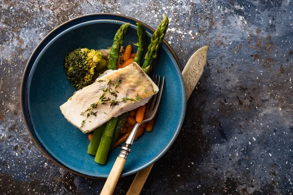 Zanderfilet Mit Spargel Brokkoli Und Karotten Gebratener Fisch Mit Geschmortem — Stockfoto