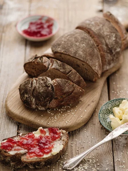 Pane Segale Fatto Casa Tavolo Legno Panino Con Burro Marmellata — Foto Stock