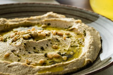 Klasik Humus. Nohut ve tahinli makarna Akdeniz popüler snack.