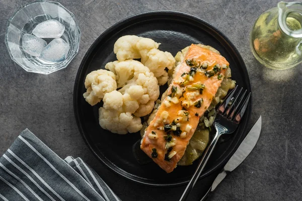 Filetto Salomone Con Ananas Cavolfiore Pesce Con Verdure — Foto Stock