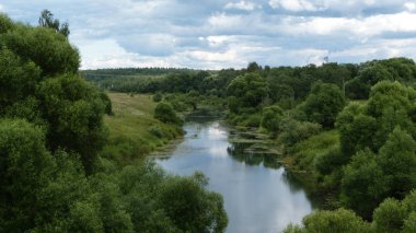  köprüden nehir görünümü