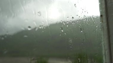 Lahij 'de doğal hava ve yağmur var.