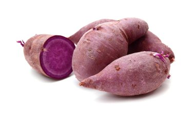 Beyaz arka planda tatlı patates