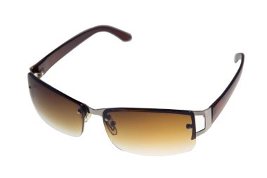 Beyaz arkaplanda izole edilmiş güneş gözlükleri.