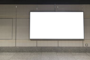 Boş billboard afişleri reklam için Metro İstasyonu.