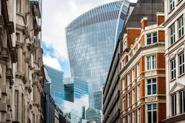 Londra mimarisinin gündüz görüşü, seyahat kavramı 