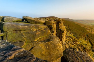 Kayalık kayalıklı dağ, doğa güzelliği kavramı  