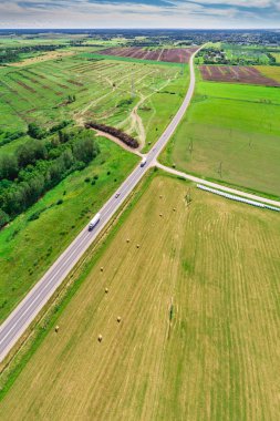 Sonbahar mevsiminde tarlaların manzarası, doğa güzelliği kavramı.  