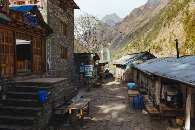 Tibet 'teki dağ köyü manzarası, seyahat kavramı 