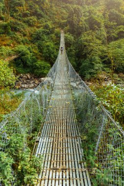 Nepal 'de asma köprü, seyahat konsepti