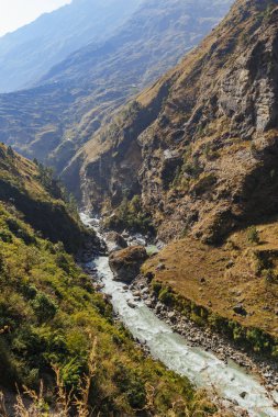 Sonbahar mevsiminde dağların manzarası, doğa güzelliği kavramı.  