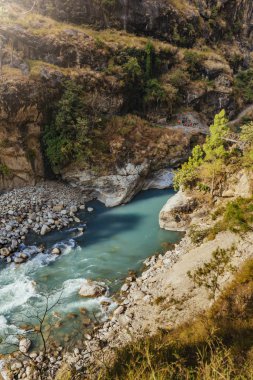 Sonbahar mevsiminde dağların manzarası, doğa güzelliği kavramı.  