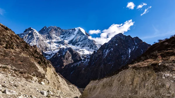 Vista Panorámica Las Montañas Con Picos Nevados Concepto Belleza Naturaleza — Foto de Stock