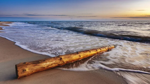 Wooden Pole Washed Out Beach Sunset Baltic Sea — Stock Photo, Image