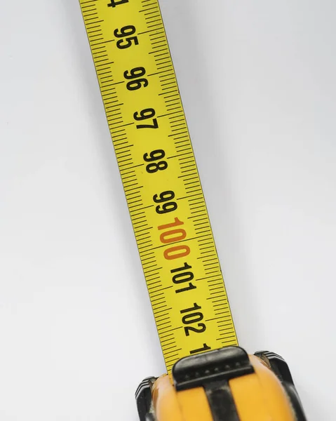 Medição Fita Amarela Milímetros Centímetros Com Número Vermelho 100 Isolado — Fotografia de Stock