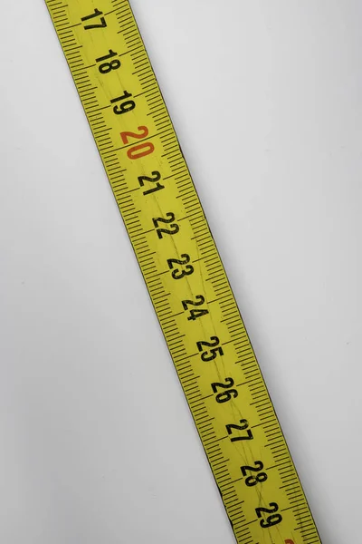 Medição Fita Amarela Milímetros Centímetros Com Número Vermelho Isolado Branco — Fotografia de Stock