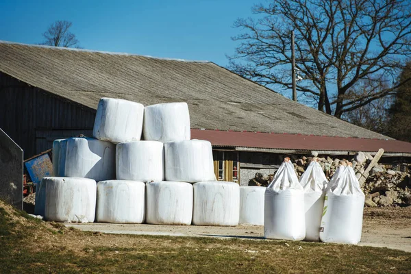 Wrapped Hay Rolls Countryside Farm Food Bedding Cows Winter — Stock Photo, Image