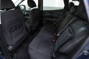 Arabadaki yolcu kompartımanını kapat.