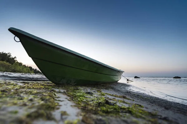 Oude Vissersboot Zee Zonsondergang — Stockfoto