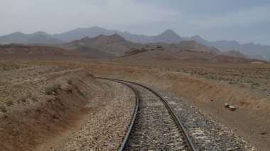 Çölde Demiryolu, Orta İran, Mayıs