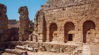 Antik Perge şehrinin kalıntıları. Türkiye