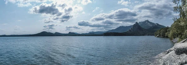 Burabay göl dağları. Panorama 