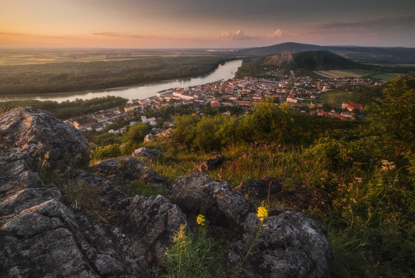 Lilla Staden Hainburg Der Donau Med Donau Som Sett Från — Stockfoto