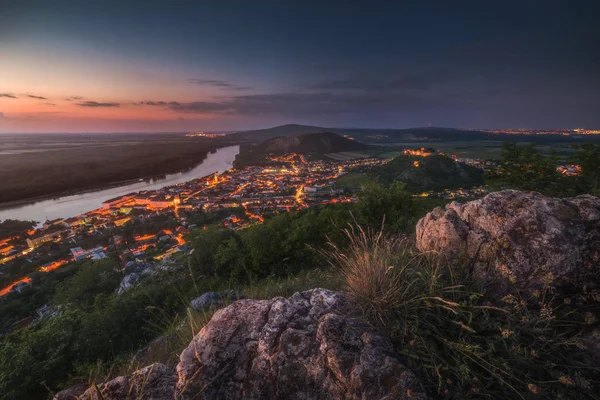 Pohled Malé Město Hainburg Der Donau Řeky Dunaj Rocky Nedze — Stock fotografie