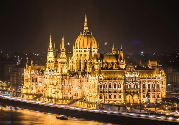 Illuminated Hungarian Parliament Building Budapest Hungary Night — Stock Photo, Image