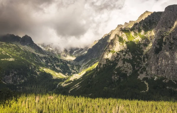 Μέρει Ηλιόλουστο Mengusovska Κοιλάδα Και Κορυφές Των High Tatras Mountains — Φωτογραφία Αρχείου