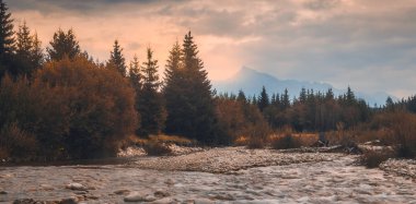 Kokava Nehri günbatımı Krivan zirvesinde Slovakya ile