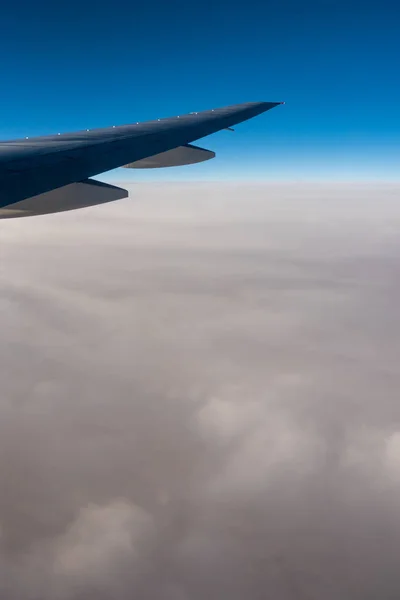 Luftaufnahme aus dem Flugzeug — Stockfoto