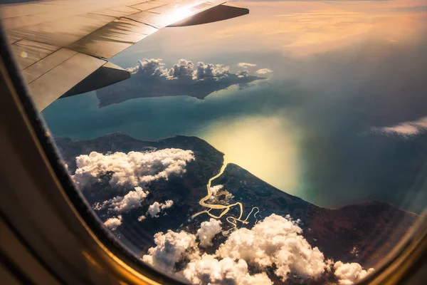 Luftaufnahme aus dem Flugzeug — Stockfoto