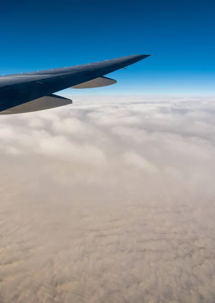 Luftaufnahme aus dem Flugzeug — Stockfoto