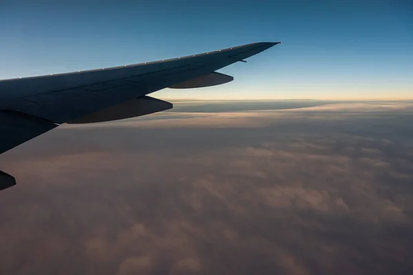 Luftaufnahme aus dem Flugzeug — Stockfoto