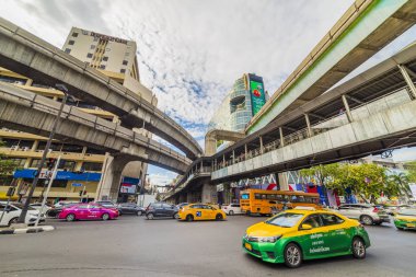 Bangkok, Tayland Ratchaprasong kavşak trafiği