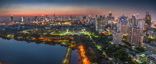 Bred Panoramautsikt Över Bangkok Thailand Stadsbild Med Public Park Och — Stockfoto