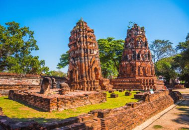 Ayutthaya ilinin Ayutthaya ilçesinde Ayutthaya Tarih Parkı 'nda Pagoda. Eski Tayland Başkenti 'nin mimarisi.