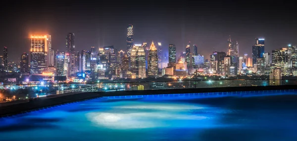 Stadsbild Bangkok Med Skyskrapor Som Sett Från Taket Med Pool — Stockfoto