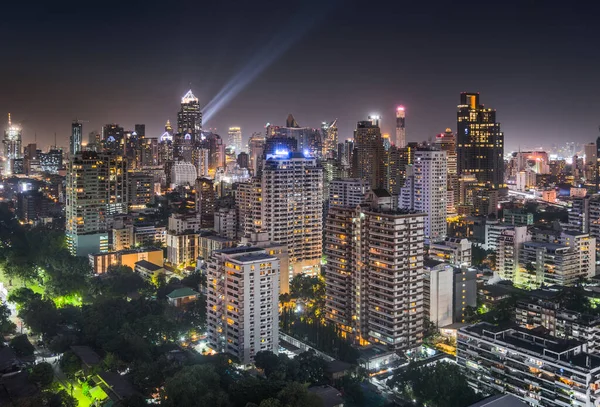Stadsbilden Bangkok Thailand Med Public Park Och Skyskrapor Natten — Stockfoto