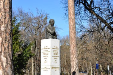 Rudolphe Archibald Reiss Anıtı (Arcibald Rajs) Alman-İsviçreli kriminoloji öncüsü, adli tıp uzmanı, profesör ve yazar.. 