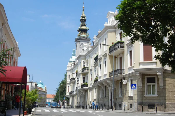 베오그라드 세르비아 마르코비치 거리와 정교회 성당의 첨탑에 — 스톡 사진