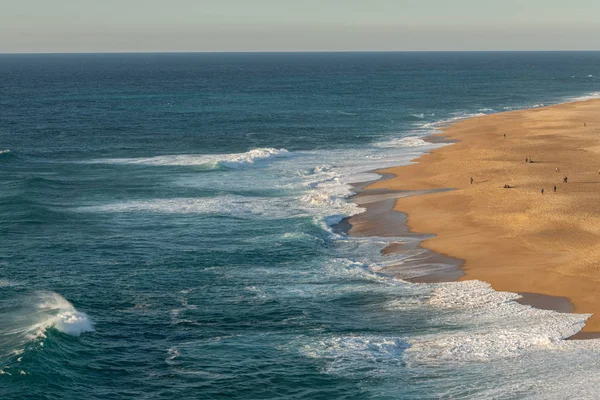 Masaüstü için deniz ve sahil dalgası arkaplanı