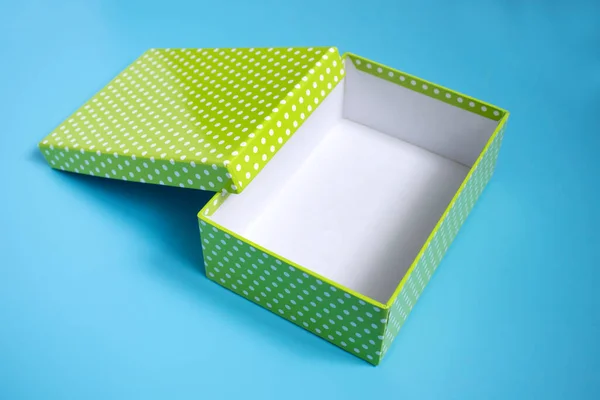 Caja Abierta Para Regalos Verde Sobre Fondo Azul — Foto de Stock