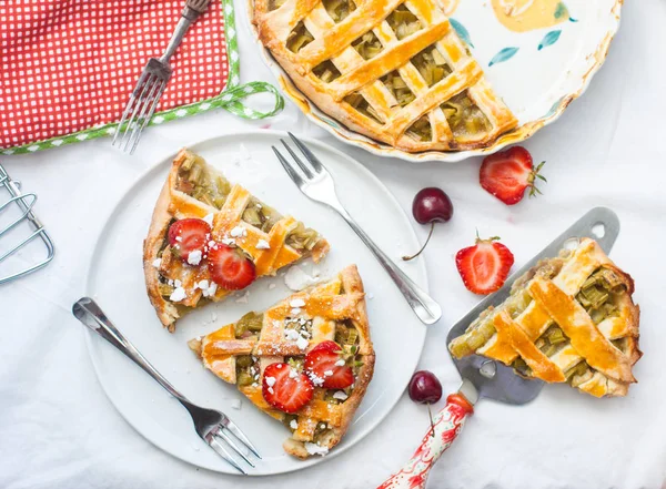 Rhubarb Seasonal Pie Strawberries Cherries White Plate White Background — Stock Photo, Image