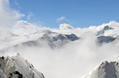 Kışın Buzul Kaprun Panoraması, Kitzsteinhorn 'un tepesinde, deniz seviyesinden 3029 metre yukarıda, Zell am.
