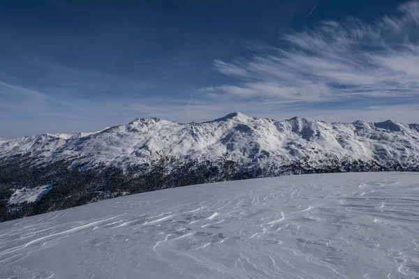 Vue panoramique sur les Alpes dans la station de ski de Tulfes, Autriche, en hiver . — Photo